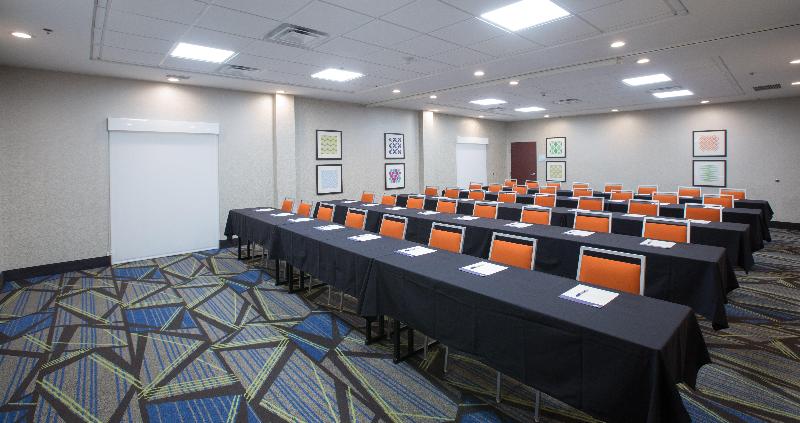 هتل Holiday Inn Express & Suites Tupelo, An Ihg