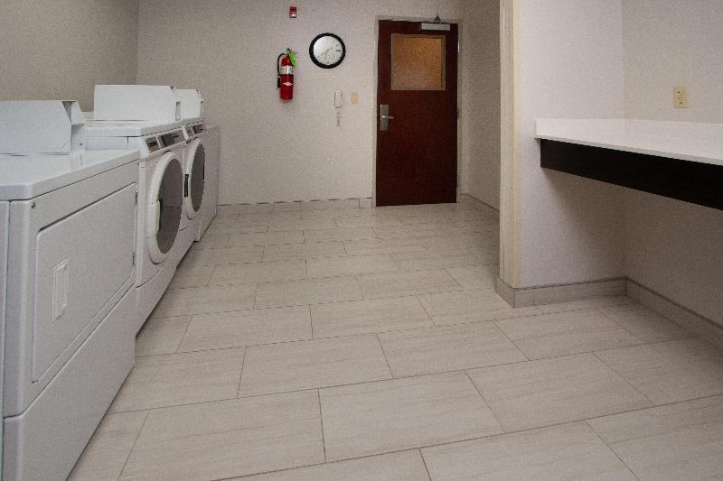 هتل Holiday Inn Express & Suites Tupelo, An Ihg