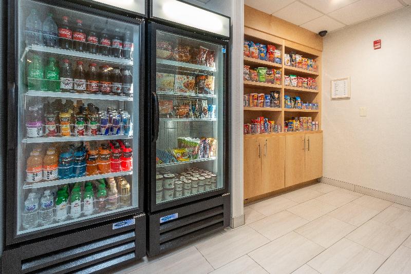 هتل Holiday Inn Express & Suites Tupelo, An Ihg