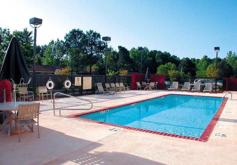 هتل Holiday Inn Express & Suites Tupelo, An Ihg