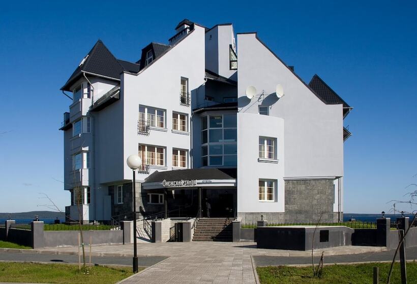 هتل Onega Castle