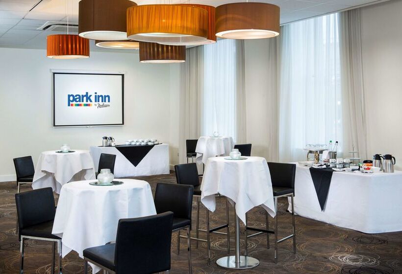 Отель Park Inn By Radisson Palace