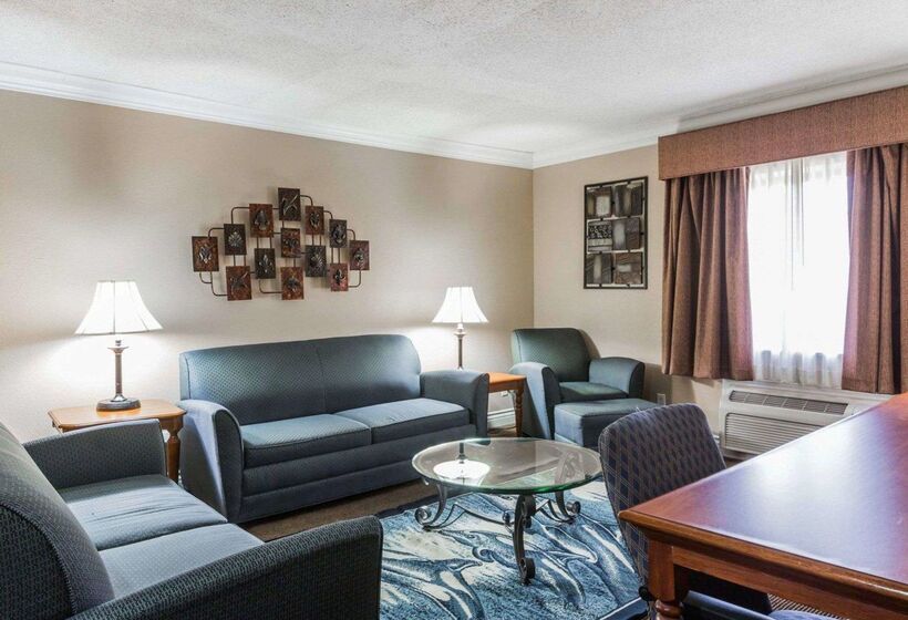هتل Quality Inn & Suites Atlanta Airport South