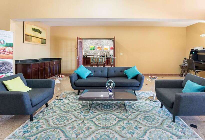 هتل Quality Inn & Suites