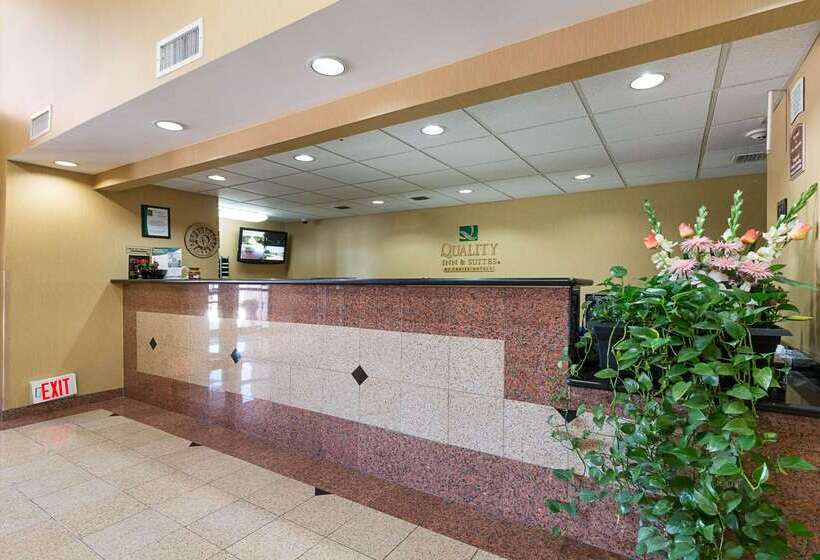 هتل Quality Inn & Suites