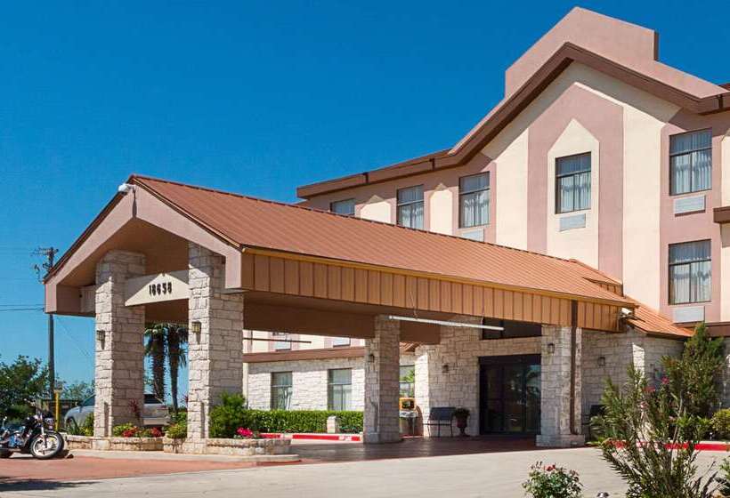 هتل Quality Inn & Suites