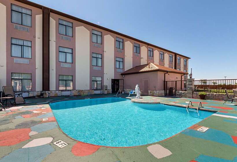 هتل Quality Inn & Suites