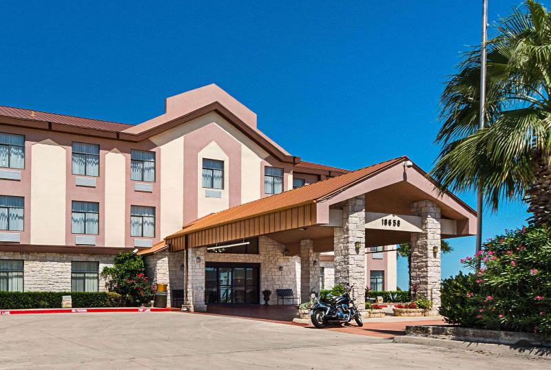 هتل Quality Inn & Suites