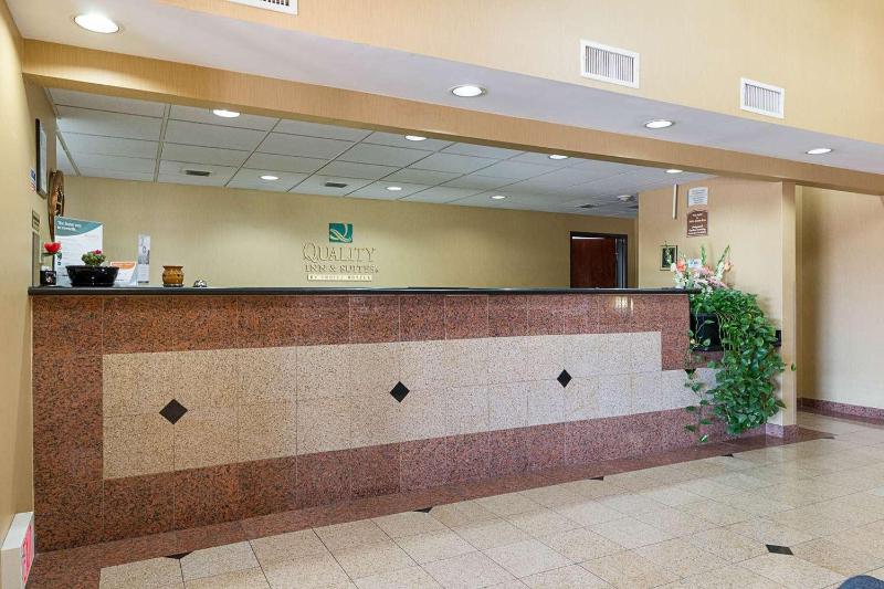 هتل Quality Inn & Suites