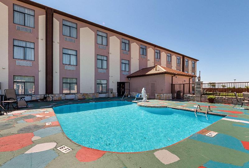 هتل Quality Inn & Suites