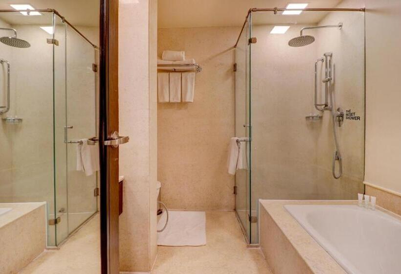 Fotos del hotel Multitude Hotel:  32