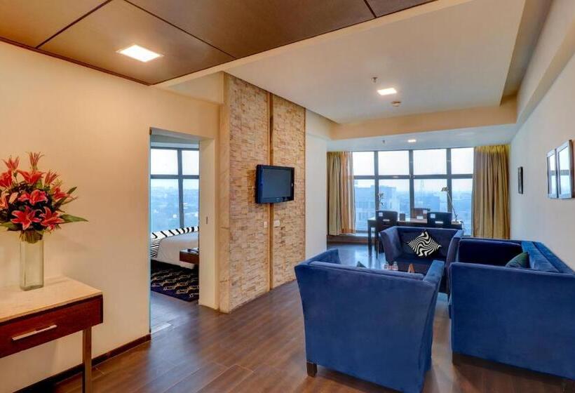 Fotos del hotel Multitude Hotel:  35