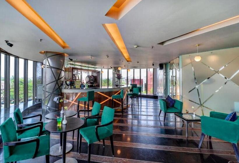 Fotos del hotel Multitude Hotel:  43