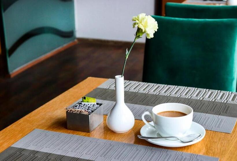 Fotos del hotel Multitude Hotel:  12