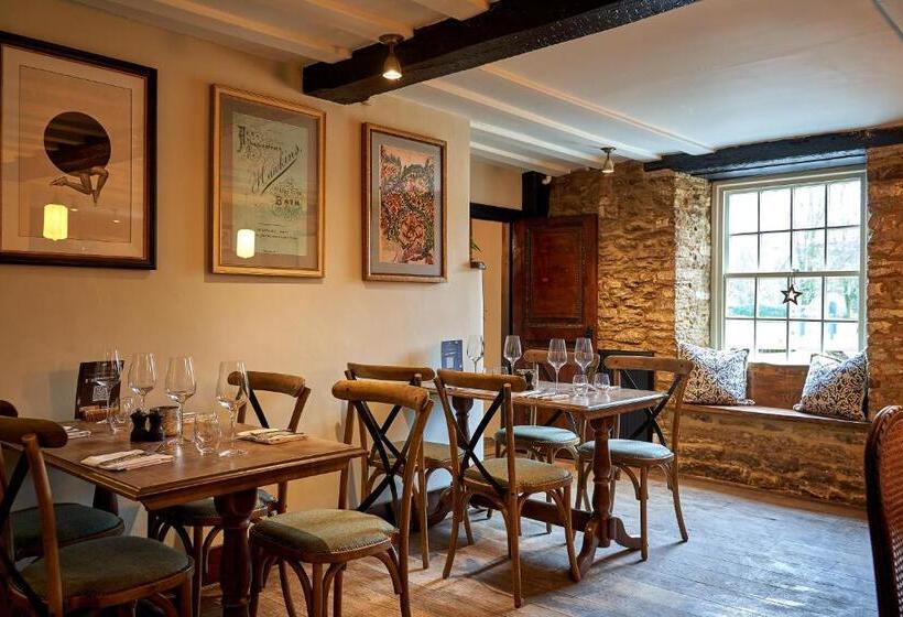 فندق The Horse And Groom Inn