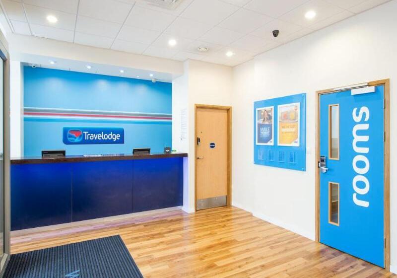 Отель Travelodge Holyhead