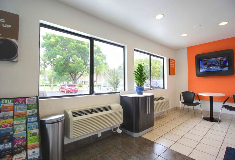 Motel 6 Lantana West Palm Beach, Fl