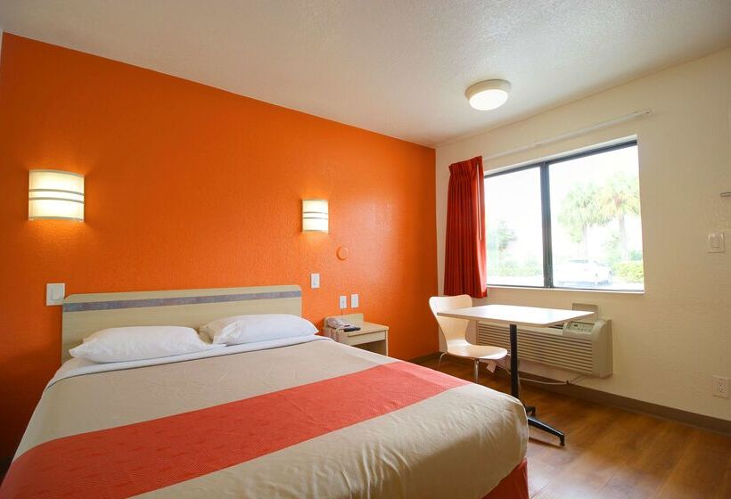 Motel 6 Lantana West Palm Beach, Fl
