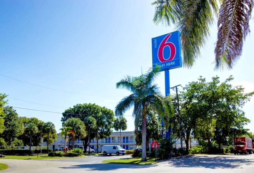 Motel 6 Lantana West Palm Beach, Fl