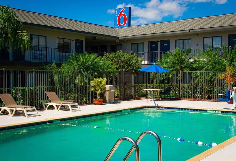 Motel 6 Lantana West Palm Beach, Fl