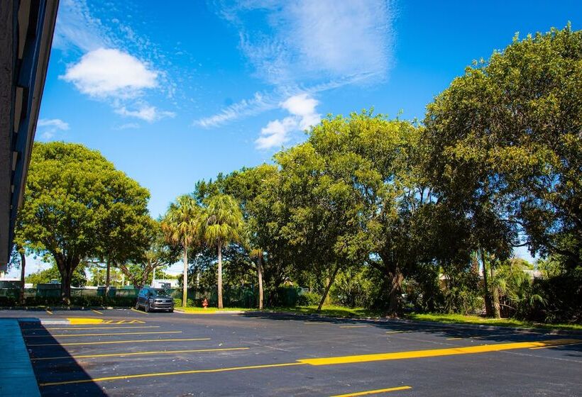 Motel 6 Lantana West Palm Beach, Fl