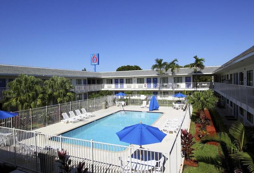 Motel 6 Lantana West Palm Beach, Fl