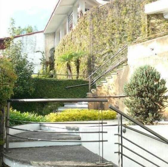 تختخواب و صبحانه Casa Cielo