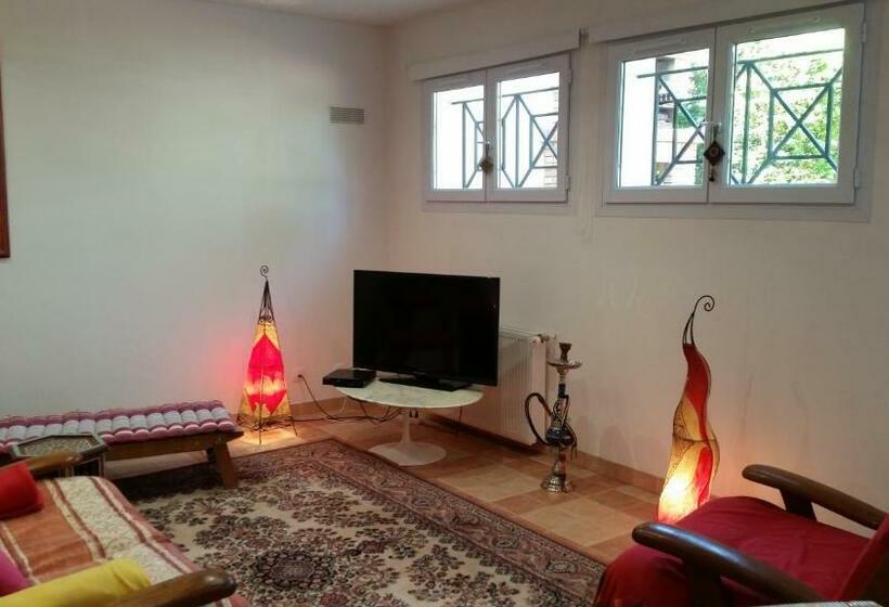 צימר Chambre Avec Jardin Pierre Curie