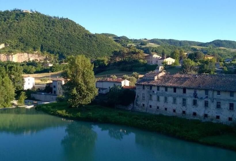 مبيت وإفطار La Finestra Sul Fiume