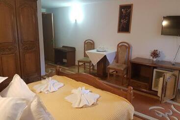 پانسیون Grandemi Belvedere Bucovina