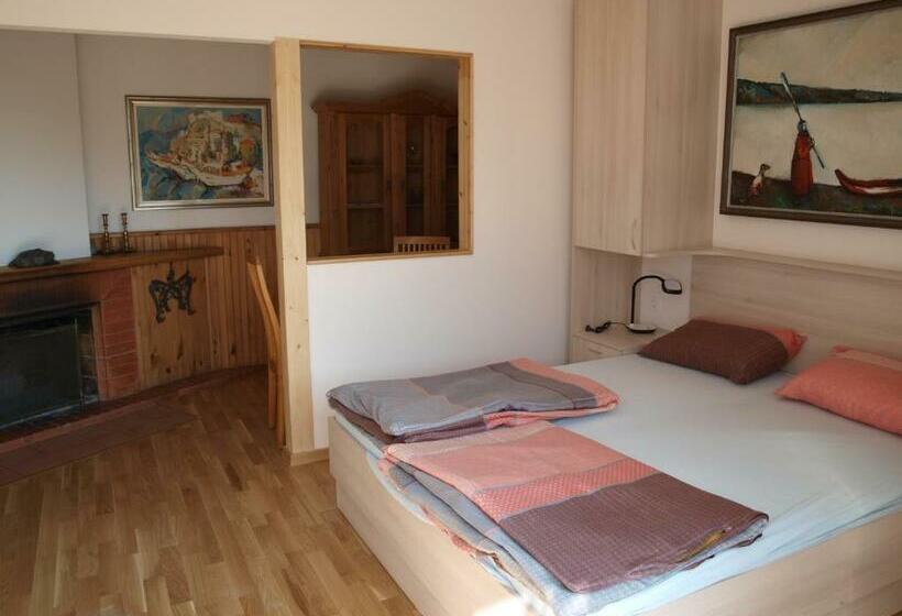 هاستل Haus Artas
