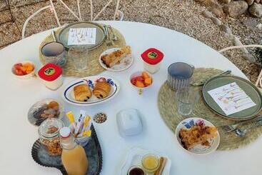 تختخواب و صبحانه Chambres D Hôtes L Oréliane En Provence Spa Bien être