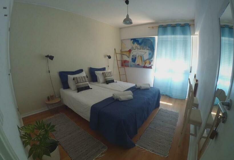 Bed and Breakfast Lisbon Waves Surf Lodge