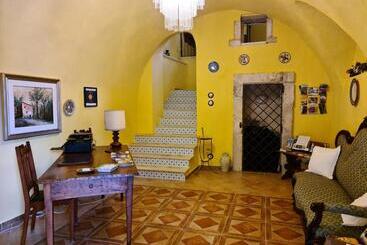 تختخواب و صبحانه Rocca Lorenizo