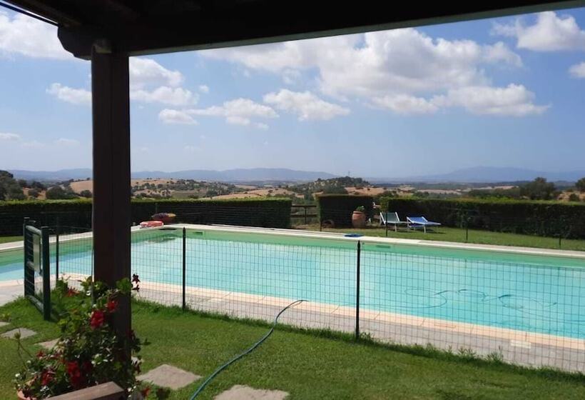 Отель Agriturismo Prati Degli Orti