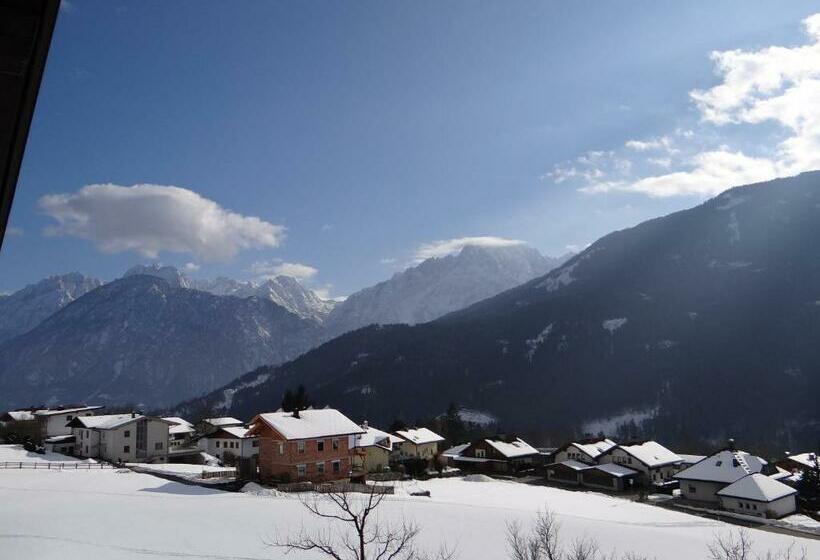 Отель Ledererhof