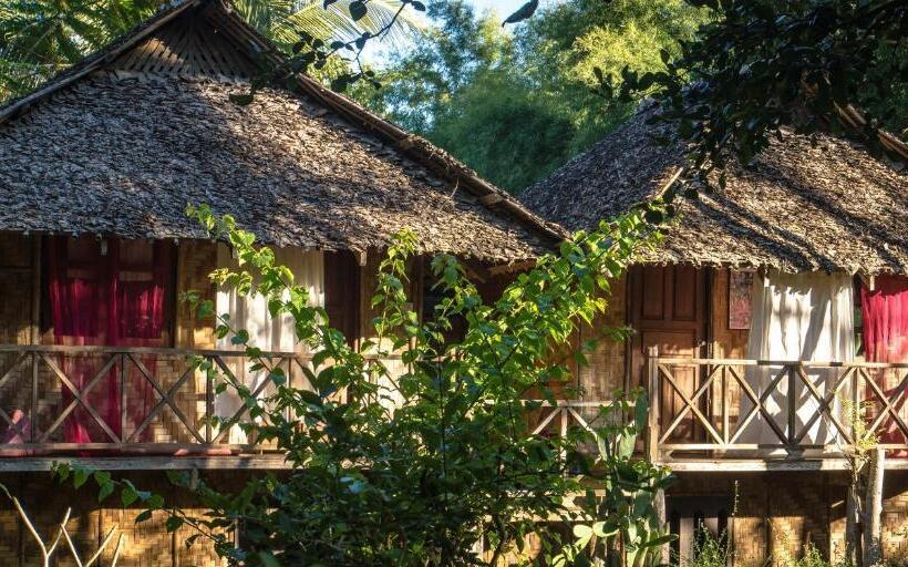 پانسیون Sang Tong Huts