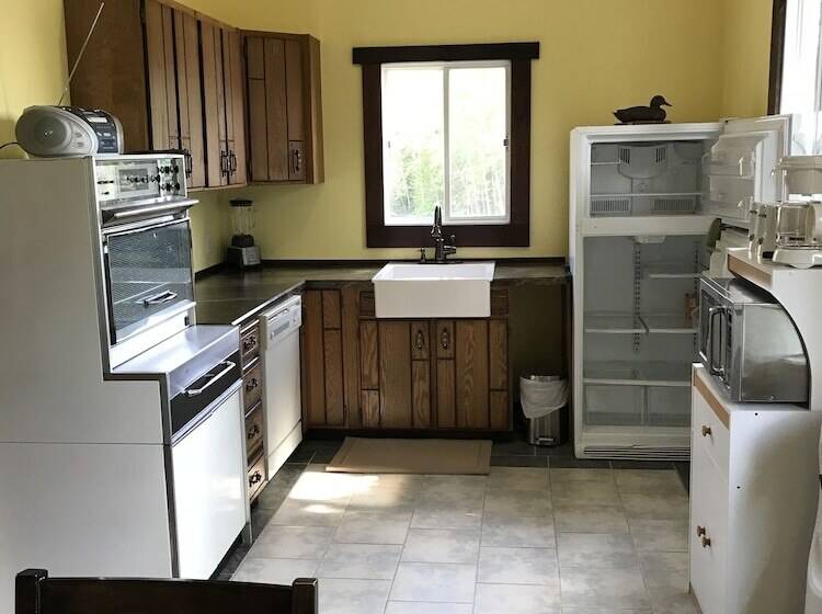 리조트 Mowat Landing Cottages