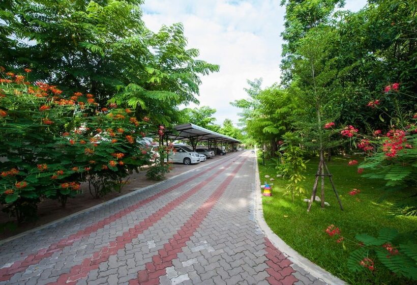 Baan Nam Pen Resort