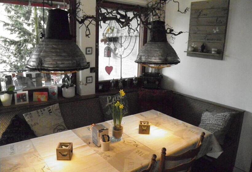 مبيت وإفطار Gasthof Walhalja
