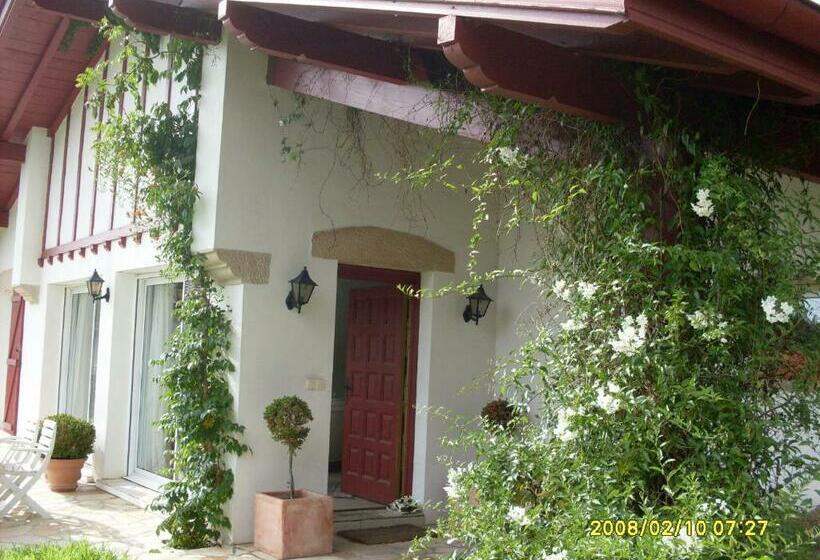 مبيت وإفطار Maison D Hôtes Urbegia