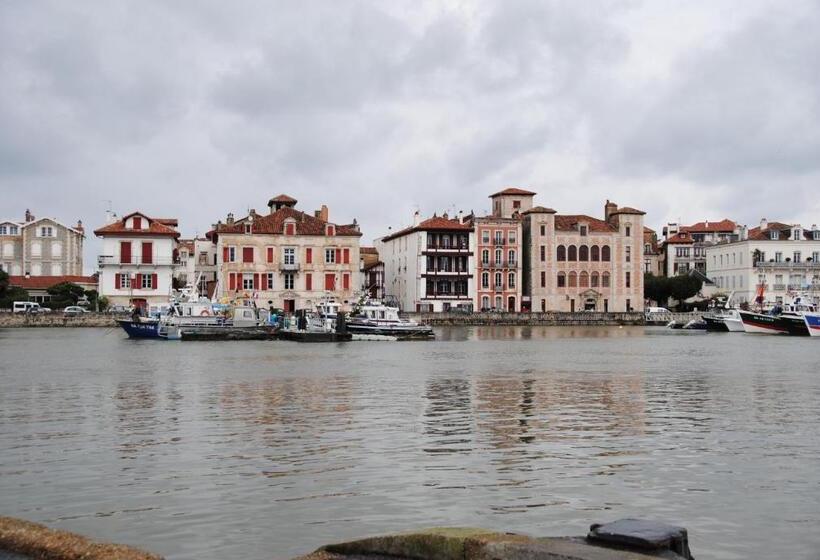 مبيت وإفطار Maison D Hôtes Urbegia