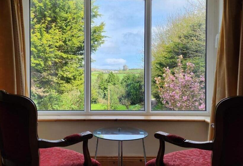 مبيت وإفطار Riverside Glanworth