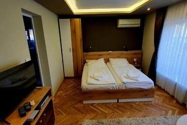 پانسیون Ivet Guest Rooms