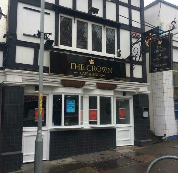 ペンション The Crown Bar & Guesthouse