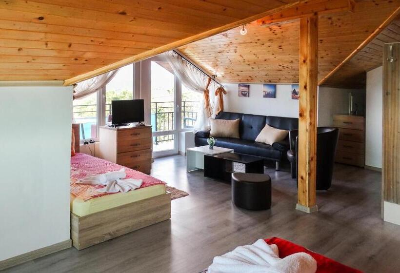 ペンション Villa Rezos