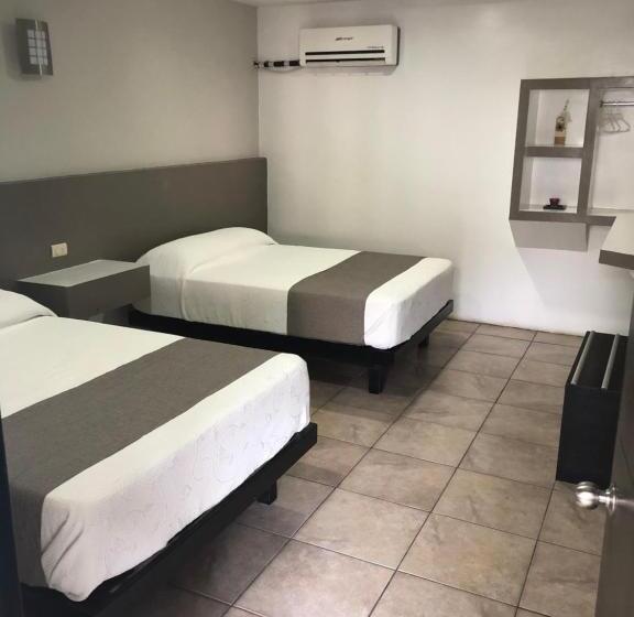 هتل Raga Inn