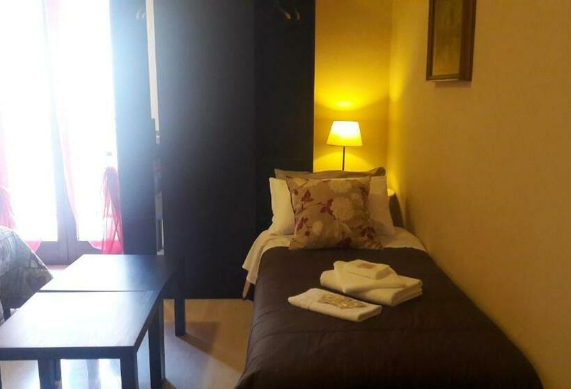 بنسيون Domus Taranto Unica Sede