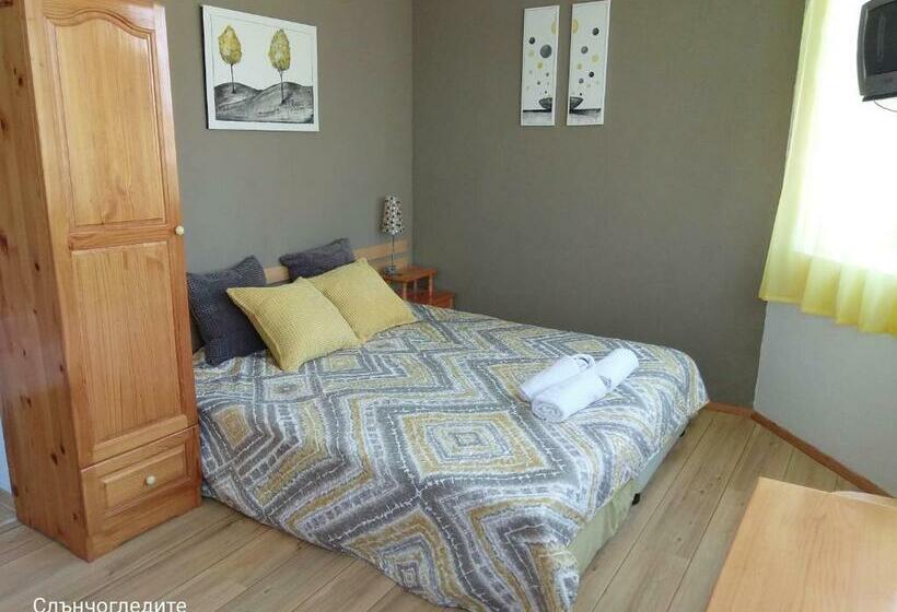 Пансион Guest House Sunflowers