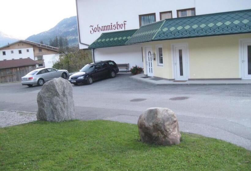 ペンション Johannishof